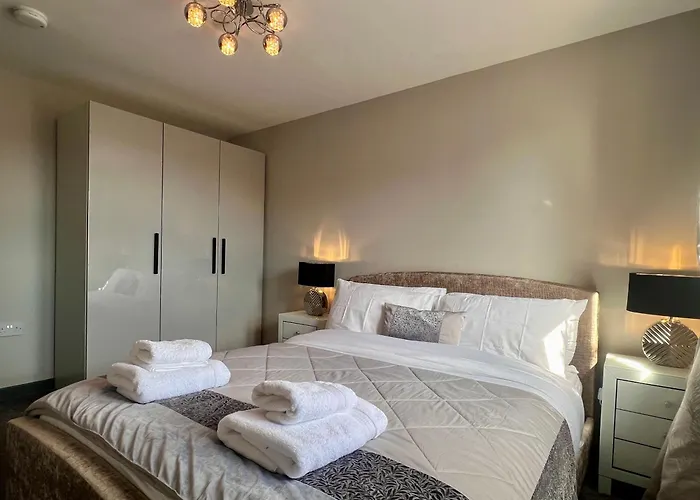 Ultra Modern Large 4 Bed Executive Home Durham