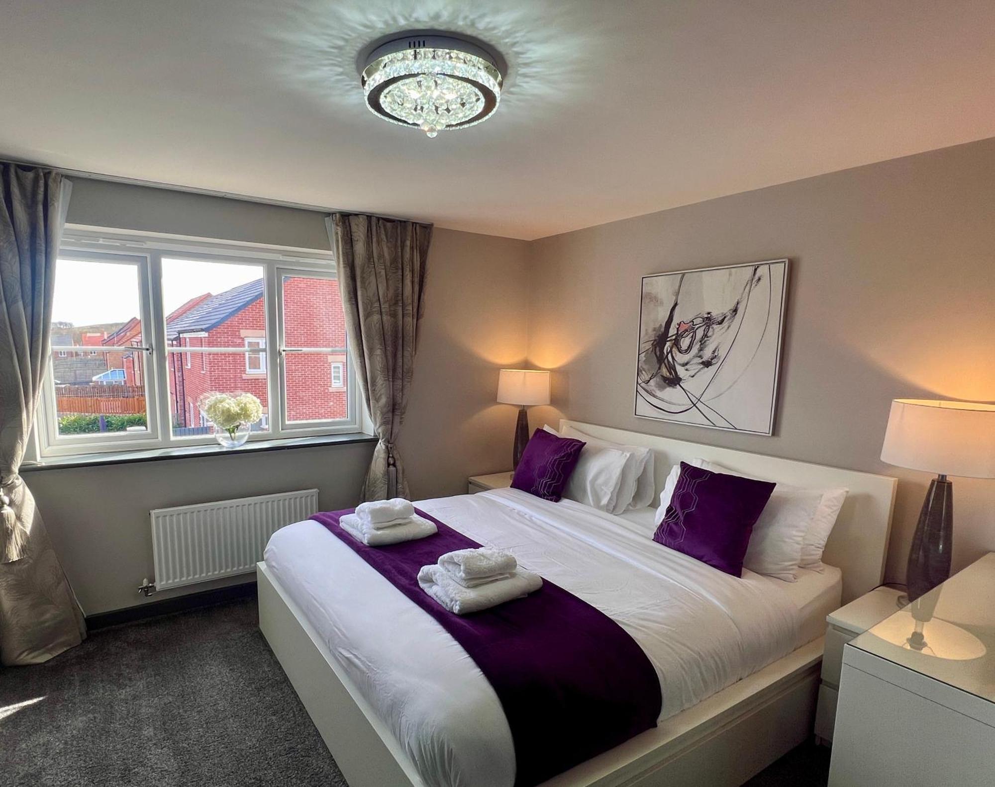 Ultra Modern Large 4 Bed Executive Durham