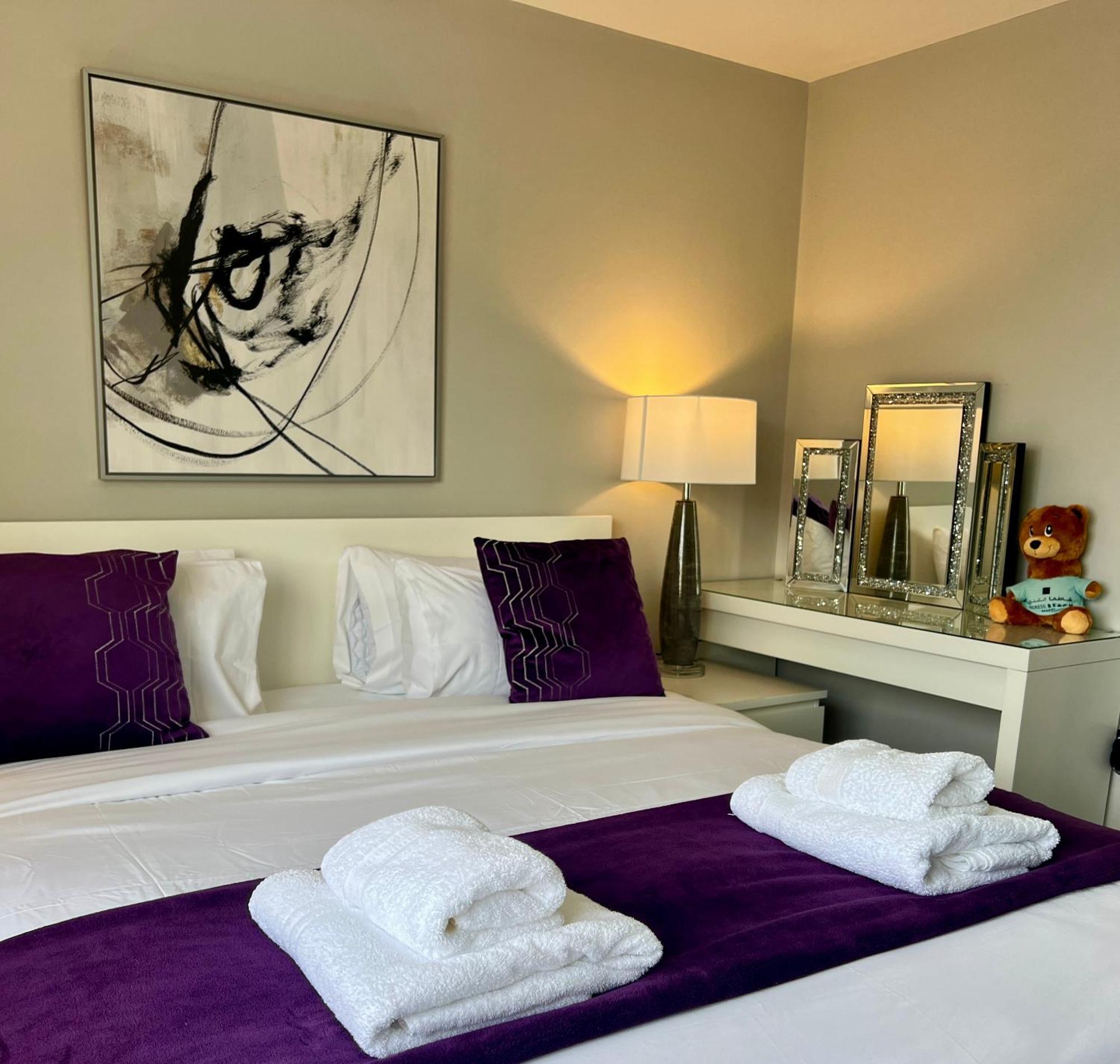 Ultra Modern Large 4 Bed Executive * Durham